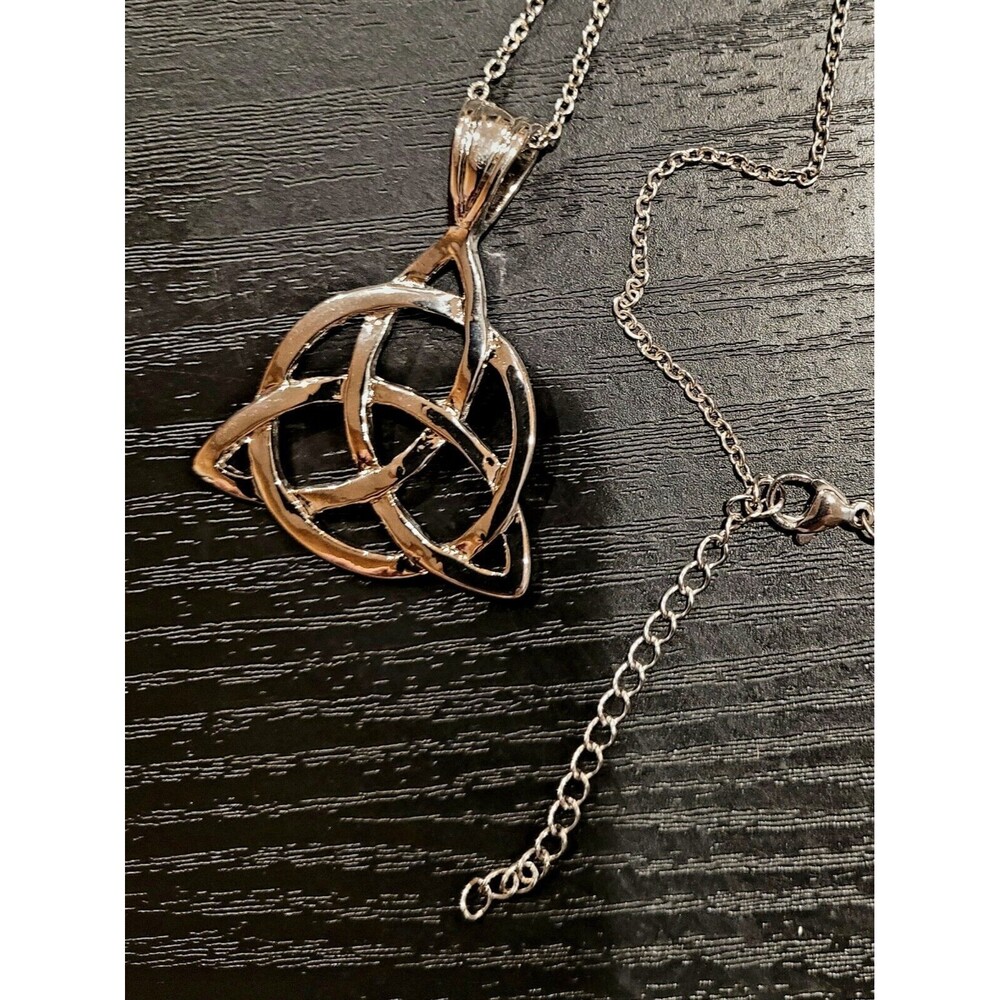 Silver Celtic Alloy Viking Triquetra St Patrick Irish 16-18" Fine Chain Neclace
